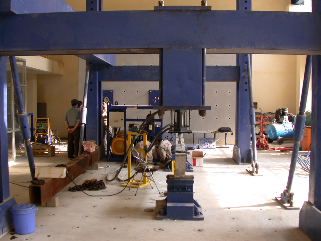 Supervise set up of test structure